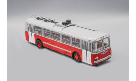 Троллейбус ЗИУ 5 Звезда (Красный) Demprice, масштабная модель, scale43