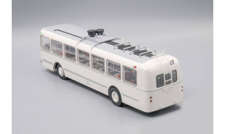 Троллейбус ЗИУ 5 Иней (Белый) Demprice, масштабная модель, Classicbus, scale43