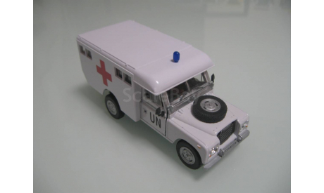 Land Rover series III 109  UN белый, масштабная модель, Bauer/Cararama/Hongwell, 1:43, 1/43