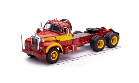 Mack B61 (1953) красный/оранжевый, масштабная модель, IXO грузовики (серии TRU), 1:43, 1/43