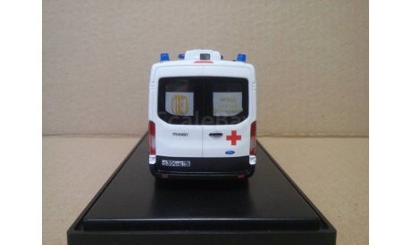 СКОРАЯ МЕДИЦИНСКАЯ ПОМОЩЬ НА БАЗЕ FORD TRANSIT, масштабная модель, scale43