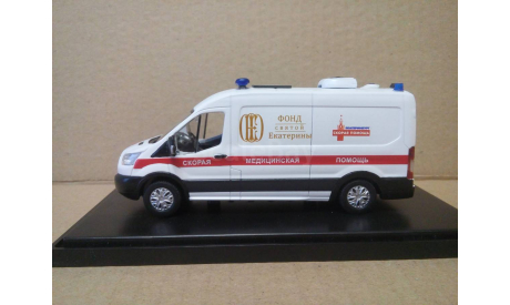 СКОРАЯ МЕДИЦИНСКАЯ ПОМОЩЬ НА БАЗЕ FORD TRANSIT, масштабная модель, scale43