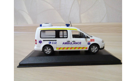 МОДЕЛЬ AMBULANCE НА БАЗЕ VW CADDY, масштабная модель, Volkswagen, 1:43, 1/43