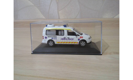 МОДЕЛЬ AMBULANCE НА БАЗЕ VW CADDY, масштабная модель, Volkswagen, 1:43, 1/43