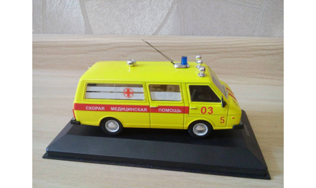 РАФ- 22038 СКОРАЯ МЕДИЦИНСКАЯ ПОМОЩЬ, масштабная модель, scale43