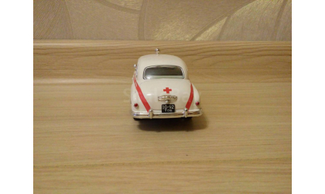 ЗИМ-12 СКОРАЯ МЕДИЦИНСКАЯ ПОМОЩЬ, масштабная модель, 1:43, 1/43