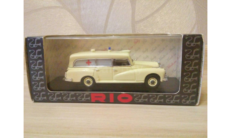 MERCEDES- BENZ  300 D AMBULANCE 1961г., масштабная модель, Mercedes-Benz, RIO, 1:43, 1/43