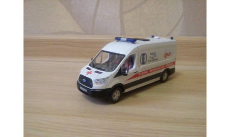 СКОРАЯ МЕДИЦИНСКАЯ ПОМОЩЬ НА БАЗЕ FORD TRANSIT, масштабная модель, 1:43, 1/43