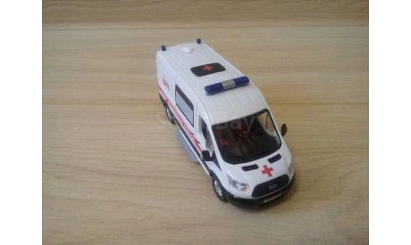 СКОРАЯ МЕДИЦИНСКАЯ ПОМОЩЬ НА БАЗЕ FORD TRANSIT, масштабная модель, 1:43, 1/43