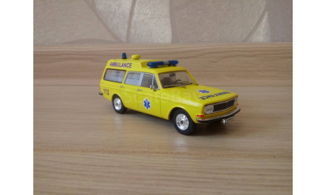 СКОРАЯ МЕДИЦИНСКАЯ ПОМОЩЬ НА БАЗЕ VOLVO-145 AMBULANCE, масштабная модель, scale43