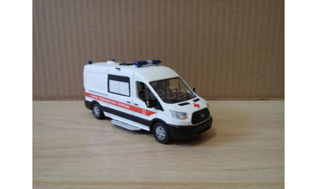 СКОРАЯ МЕДИЦИНСКАЯ ПОМОЩЬ НА БАЗЕ FORD TRANSIT, масштабная модель, scale43