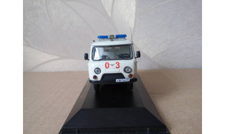 СКОРАЯ МЕДИЦИНСКАЯ ПОМОЩЬ НА БАЗЕ УАЗ-452, масштабная модель, IST Models, 1:43, 1/43
