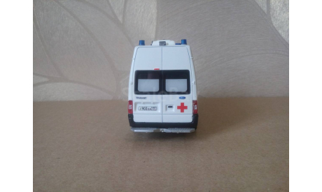 СКОРАЯ МЕДИЦИНСКАЯ ПОМОЩЬ НА БАЗЕ FORD TRANSIT, масштабная модель, scale43