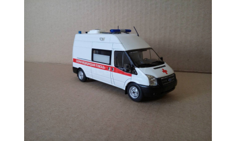 СКОРАЯ МЕДИЦИНСКАЯ ПОМОЩЬ НА БАЗЕ FORD TRANSIT, масштабная модель, scale43