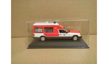 MERCEDES- BENZ W-124 E-KLASSE KRANKENWAGEN/AMBULANCE/, масштабная модель, Minichamps, scale43, Mercedes-Benz