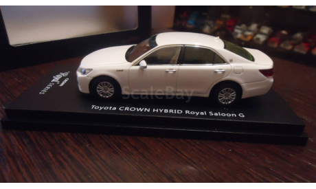Toyota crown hibrid royal series 1/43, масштабная модель, kam, scale43