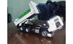 Nissan  ud quon1/43