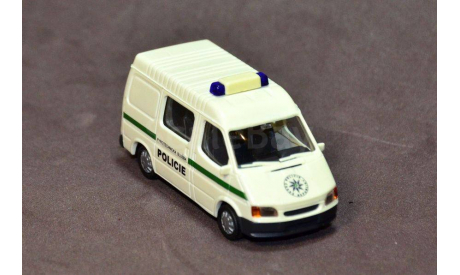 Полицейский микроавтобус Ford Transit, Чехия., масштабная модель, Rietze, 1:87, 1/87