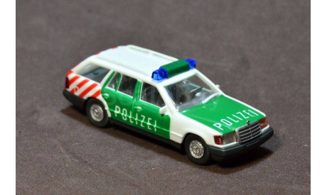 Полицейский автомобиль Mercedes-Benz 230TE, Германия., масштабная модель, Wiking, scale87