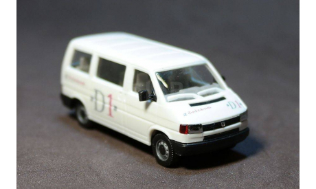 Микроавтобус Volkswagen Caravelle Telecom, Германия., масштабная модель, Herpa, 1:87, 1/87