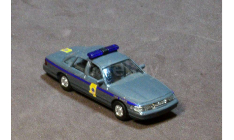 Полицейский автомобиль Ford Crown Victoria, США., масштабная модель, Busch, 1:87, 1/87