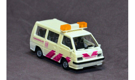 Полицейский микроавтобус Mitsubishi L300 (Delica)., масштабная модель, Rietze, 1:87, 1/87