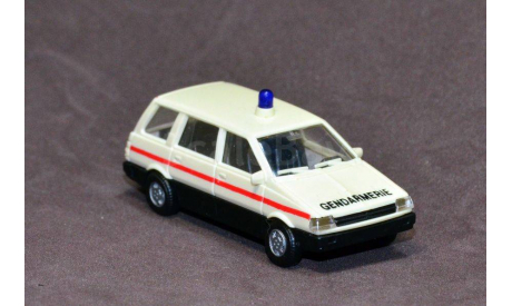 Полицейский автомобиль Mitsubishi Space Wagon., масштабная модель, Rietze, scale87