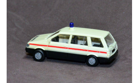 Полицейский автомобиль Mitsubishi Space Wagon., масштабная модель, Rietze, scale87