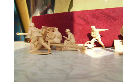 ПУШКА ЗИС-3 С РАСЧЕТОМ (Italeri Figures) 1 /32, фигурка, scale32