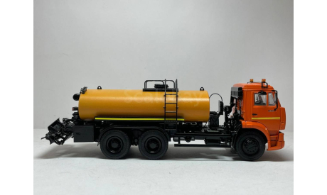 КИТ автогудронатор ДС-142Б, сборная модель (другое), scale43