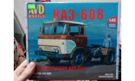 Сборная модель Седельный тягач КАЗ-608 AVD Models KIT, сборная модель автомобиля, Автомобиль в деталях (by SSM), scale43