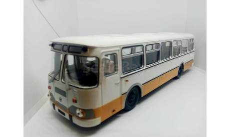 уценка Ликинский автобус 677М городской 1990 г. Советский Автобус (СОВА) без упаковки, масштабная модель, scale43