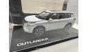 Mitsubishi Outlander  2022 белый	CMD, масштабная модель, scale43, BMW