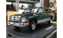 Коллекционная модель 1:43 Додж. DODGE RAM 2500 V10 - GREEN, масштабная модель, UNIVERSAL HOBBIES, 1/43