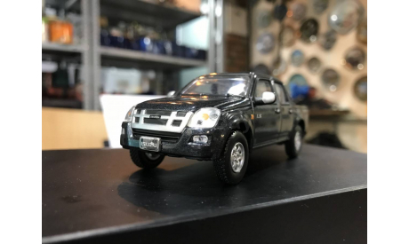 Коллекционная модель Isuzu D-Max, дилерский, масштабная модель, 1:43, 1/43