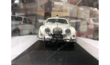 Коллекционная модель.  Jaguar MK II 1959 Police,  Minichamps, масштабная модель, scale43