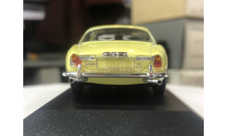 Коллекционная модель.  Jaguar XJ12 Coupe Series II 1975 Pale Primrose Cream, масштабная модель, Minichamps, 1:43, 1/43