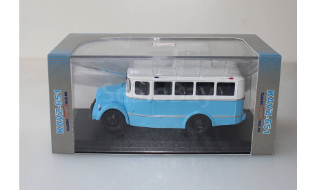 КАвЗ 651 бело-голубой Classicbus 1:43, масштабная модель, scale43