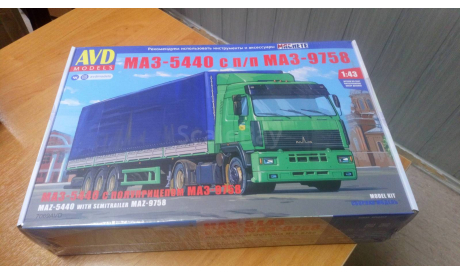 Сборная модель МАЗ-5440 с полуприцепом МАЗ-9758, сборная модель автомобиля, AVD Models, scale43