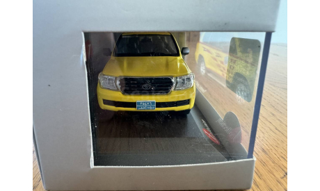 Toyota Land Cruiser 200 2009 Qatar Fire Brigade J-collection, масштабная модель, scale43