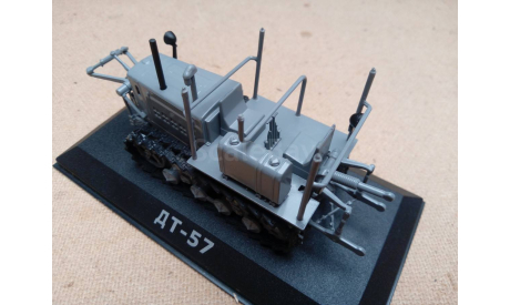 1/43 Тракторы. История. Люди. Машины №34 ДТ-57 (Hachette/Ашет), масштабная модель трактора, scale43