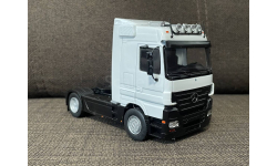 ТЯГАЧ Mercedes Actros MP2 (белый)  - IXO  1/43