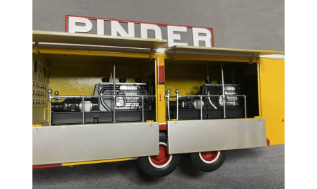 Bernard 28  Pinder цирк 1951 автомобиль дизель - генератор  IXO 1/43, масштабная модель, IXO грузовики (серии TRU), scale43