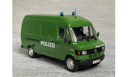 Mercedes  308 D (T1) POLIZEI -  IXO 1/43