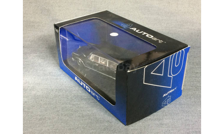 Коробка AutoArt большая --  1/43 РЕПРИНТ, боксы, коробки, стеллажи для моделей