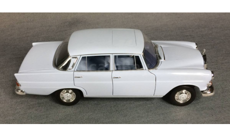 1/18 Mercedes 200 W110 (седан) - NOREV 1/18, масштабная модель, Mercedes-Benz, scale18