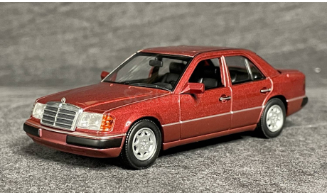 Mercedes 230 E красный мет.  (W124) Minichamps  1/43, масштабная модель, scale43, Mercedes-Benz