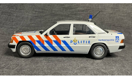 SALE !! 1/18 Mercedes 190E  Verkehrspolizei Niederlande (W201) 1993, масштабная модель, Mercedes-Benz, Triple9, scale18