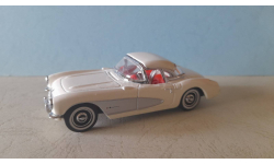 1:43 Chevrolet Corvette,Matchbox.