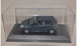 FORD  FIESTA  4х-дверный  серый металлик